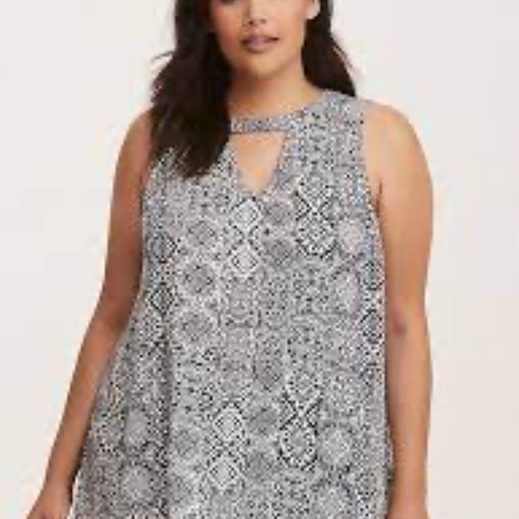 TORRID IKAT PRINT KEYHOLE NECK TANK TOP 1X - Picture 2 of 4